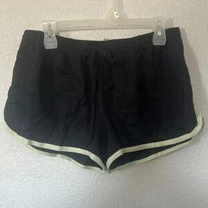 4/$12 Women's city tech running shorts‎ large